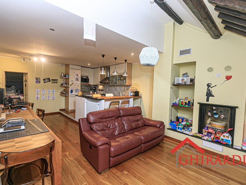 Appartamento in Vendita a Sant'Olcese, zona Manesseno, 219'000€, 126 m², con Box