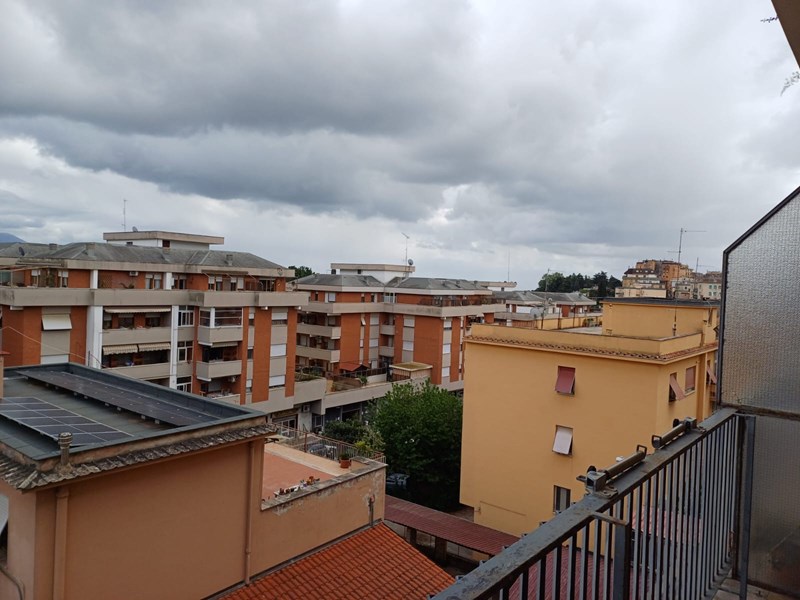 Appartamento in Vendita a Velletri, 135'000&euro;, 130 m²