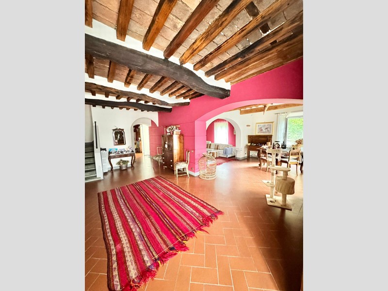 Casa di corte in Vendita a Vecchiano, 480'000€, 240 m²