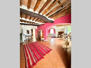 Casa di corte in Vendita a Vecchiano, 480'000€, 240 m²
