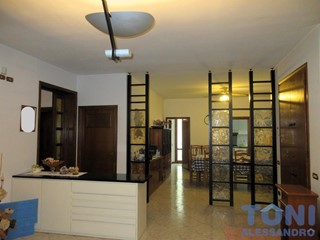 Villa in Vendita a Cerreto Guidi, zona Bassa, 407'000€, 250 m², con Box