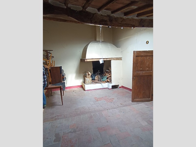 Appartamento in Vendita a Murlo, zona Casciano, 90'000€, 134 m²