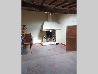 Appartamento in Vendita a Murlo, zona Casciano, 90'000€, 134 m²