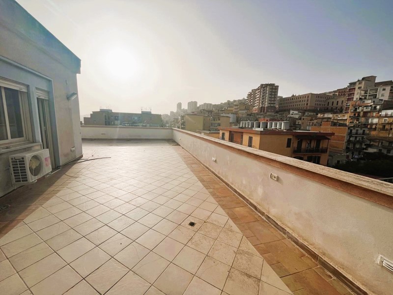 Attico in Vendita a Agrigento, 90'000€, 180 m²