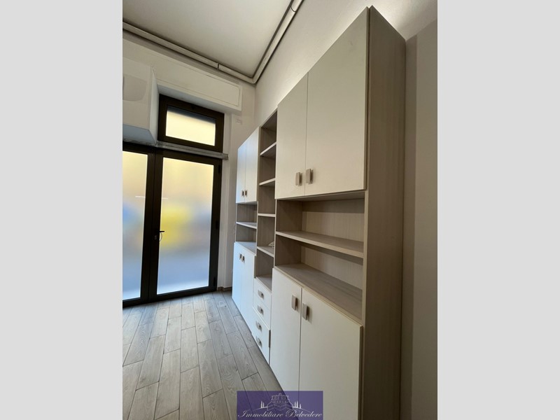 Capannone in Affitto a Firenze, zona Novoli, 700€, 29 m²