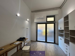 Capannone in Affitto a Firenze, zona Novoli, 700€, 29 m²