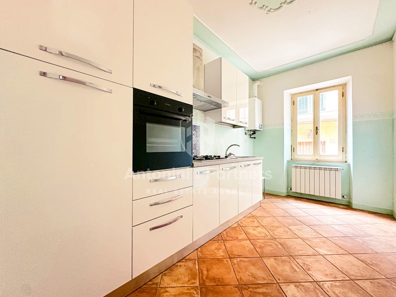 Appartamento in Vendita a Todi, 105'000€, 105 m²