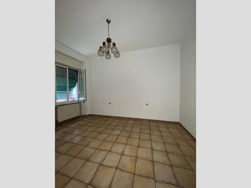 Appartamento in Vendita a Aulla, 89'000€, 105 m²