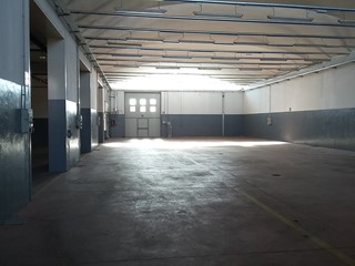 Capannone in Vendita a Cardano al Campo, 780'000€, 2000 m²