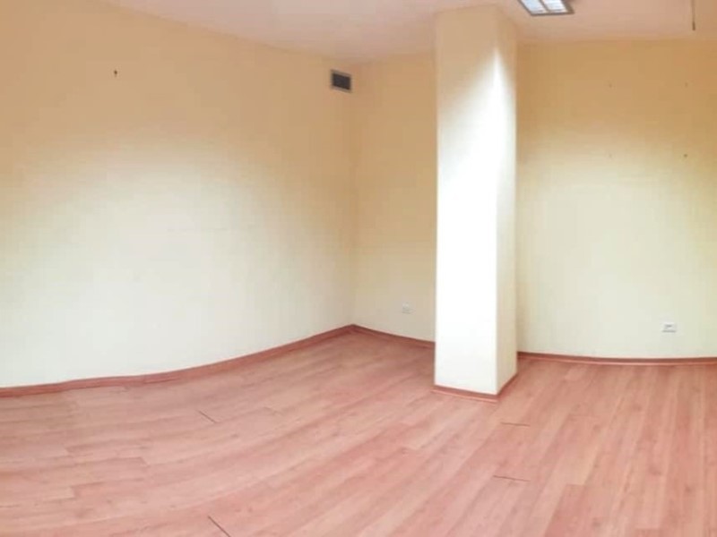 Immobile commerciale in Vendita a Tivoli, 178'000&euro;, 232 m²