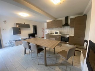 Appartamento in Vendita a San Marcello, 165'000€, 250 m²