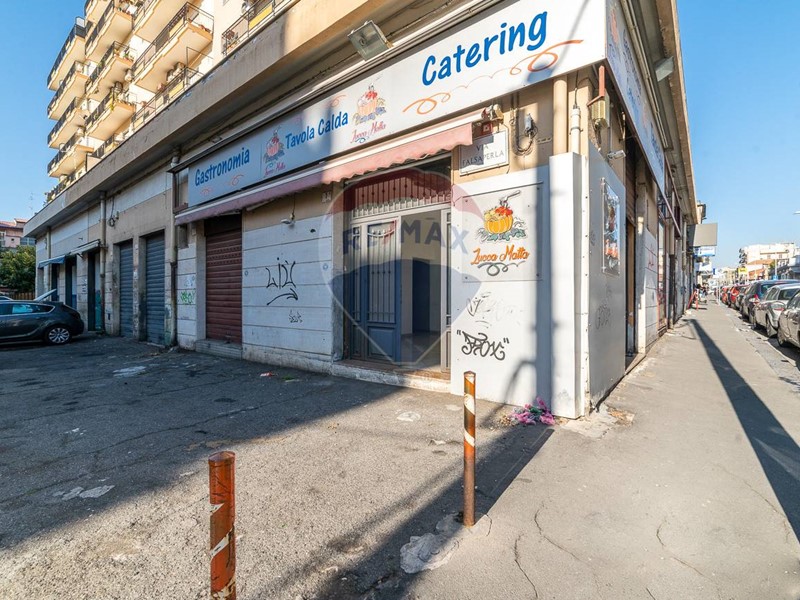 Immobile commerciale in Vendita a Catania, zona Picanello, 99'000€, 55 m²