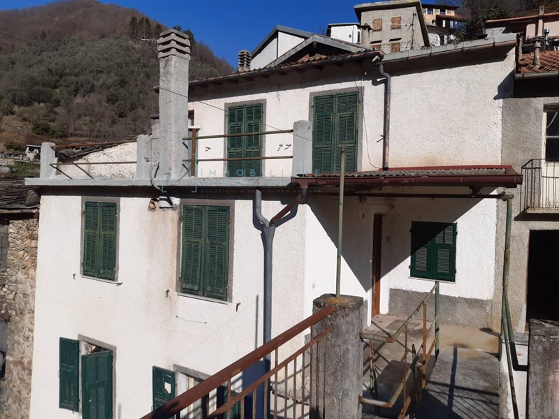 Rustico in Vendita a Pornassio, zona Ponti, 38'000€, 120 m²