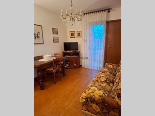 Trilocale in Vendita a Viareggio, zona Torre Del Lago Puccini, 165'000€, 55 m², arredato