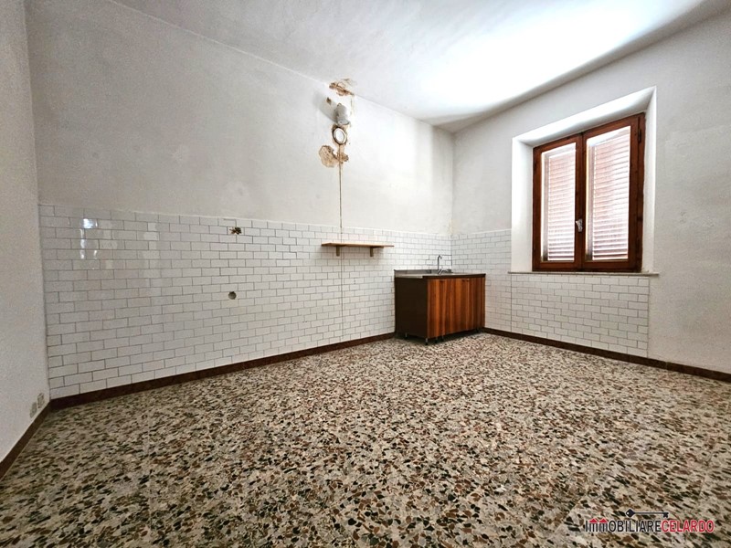 Trilocale in Vendita a Casole d'Elsa, 90'000€, 75 m²