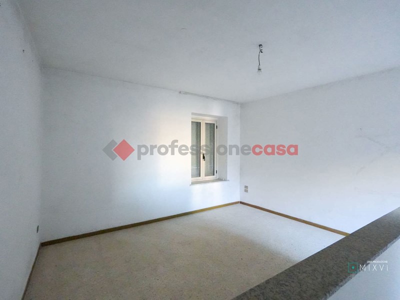 Bilocale in Vendita a Albanella, 48'000&euro;, 110 m²