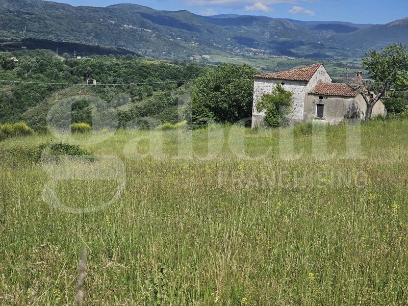 Terreno agricolo in Vendita a Laino Borgo, 65'000€, 9000 m²