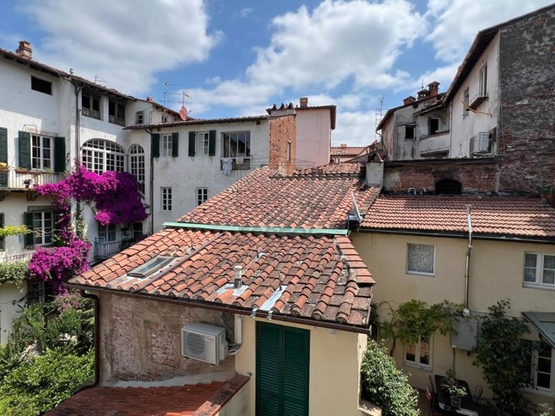 Quadrilocale in Vendita a Lucca, zona Centro storico, 420'000&euro;, 130 m²
