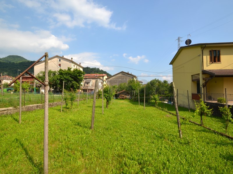 Terreno edificabile in Vendita a Valdagno, zona Novale, 70'000€, 845 m²