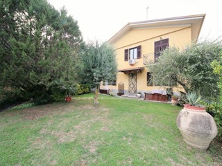 Casa Indipendente in Vendita a Arcola, 360'000€, 180 m²