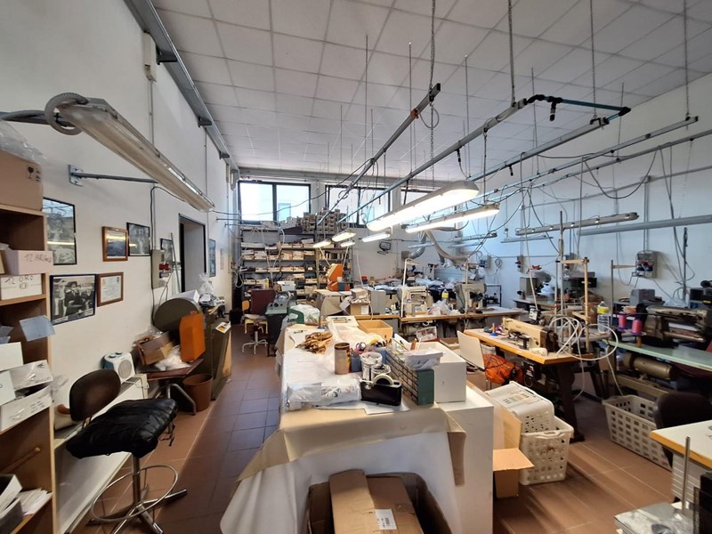 Capannone in Vendita a Capannori, 300'000€, 150 m²