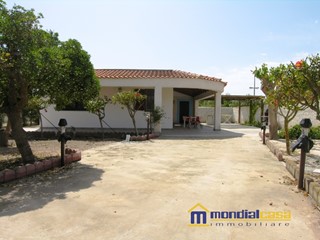 Villa in Vendita a Pachino, 130'000€, 80 m²