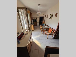 Appartamento in Vendita a Ventimiglia, 145'000€, 77 m²