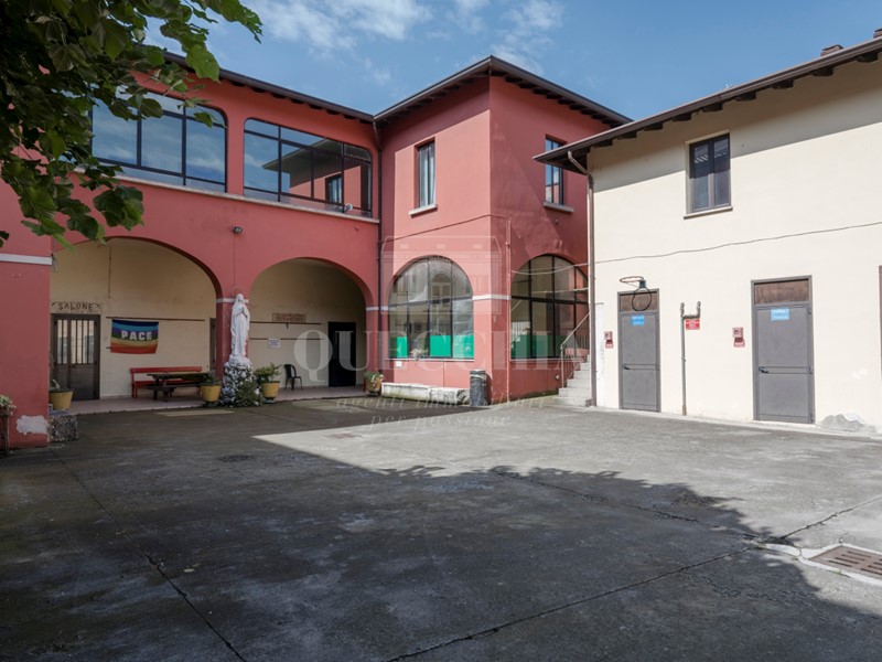 Casa Indipendente in Vendita a Rezzato, 810'000€, 1263 m²