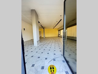 Capannone in Affitto a Pietrasanta, 3'500€, 200 m²