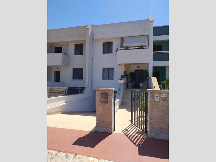 Villetta a schiera in Vendita a San Donaci, zona Via Olmi 129, 145'000€, 180 m², con Box