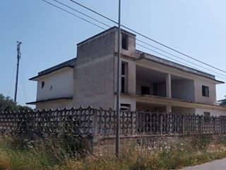 Casa Indipendente in Vendita a Sava, 189'000€, 420 m²