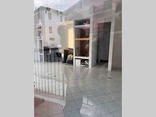 Immobile commerciale in Vendita a Colli del Tronto, 70'000€, 70 m²