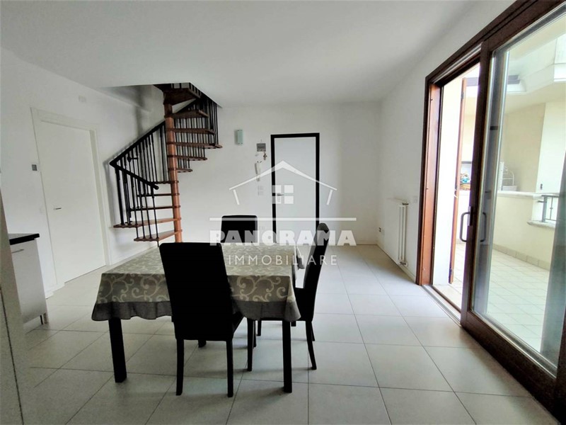 Quadrilocale in Vendita a Montescudo Monte Colombo, zona Croce, 180'000€, 90 m², con Box