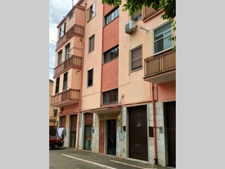 Quadrilocale in Vendita a Foggia, zona Scuola Zingarelli, 89'000&euro;, 90 m²