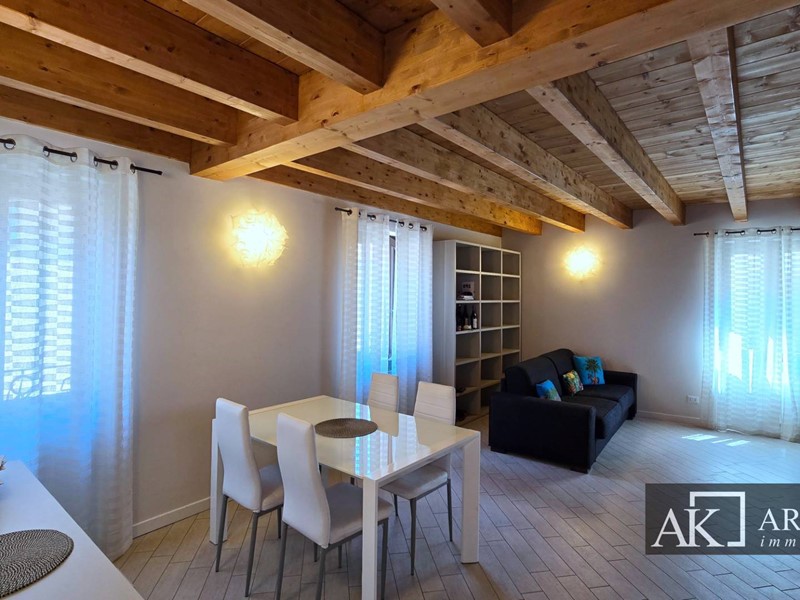 Trilocale in Vendita a Novara, zona 1 - Centro, 338'000€, 128 m², arredato