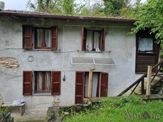 Casa Indipendente in Vendita a Massa, zona San Carlo, 100'000€, 70 m², arredato