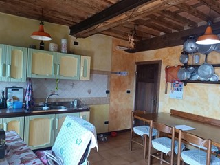 Casa Indipendente in Vendita a Gallicano, zona Trassilico, 60'000€, 130 m², arredato
