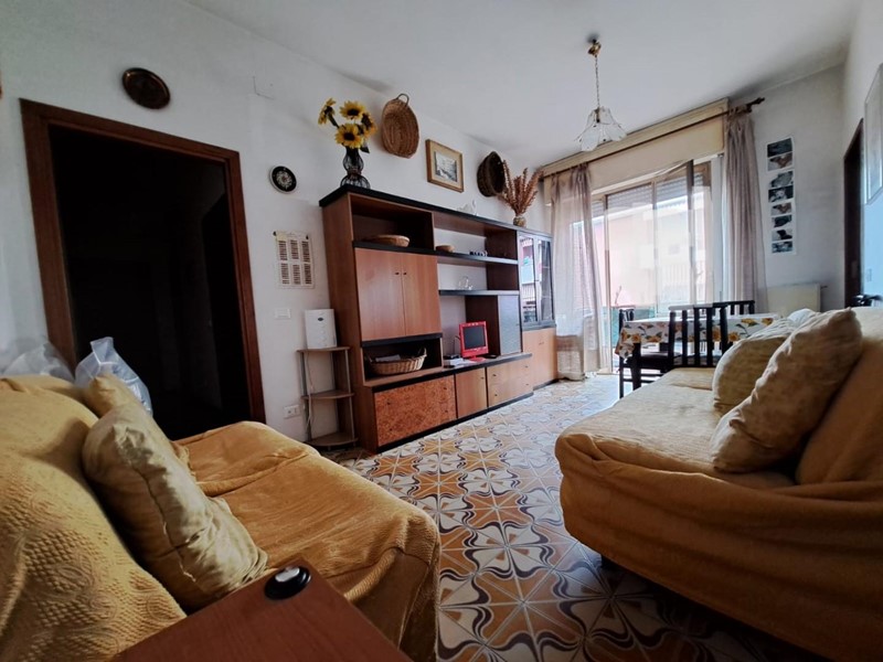 Quadrilocale in Vendita a Carrara, zona Marina di Carrara, 180'000€, 76 m², arredato