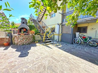 Quadrilocale in Vendita a Rosignano Marittimo, zona Vada, 198'000€, 80 m²