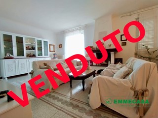 Appartamento in Vendita a Valenzano, 168'000€, 130 m²