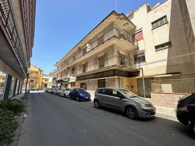 Quadrilocale in Vendita a Barcellona Pozzo di Gotto, 62'000€, 123 m²