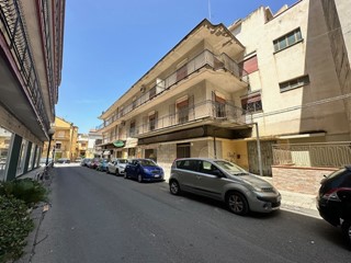 Quadrilocale in Vendita a Barcellona Pozzo di Gotto, 62'000€, 123 m²