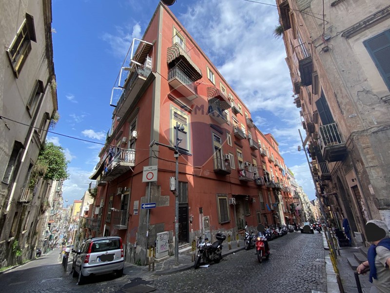 Bilocale in Vendita a Napoli, zona Montecalvario, 79'000€, 35 m²