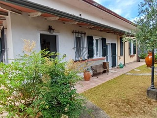 Casa Semi Indipendente in Vendita a Massa, zona Ricortola, 270'000€, 100 m², con Box