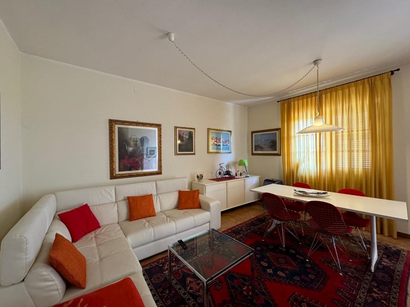 Appartamento in Affitto a Massa, 5'000€, 90 m², arredato