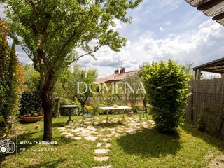 Villetta a schiera in Vendita a Monteriggioni, zona Strove, 450'000€, 143 m², arredato, con Box