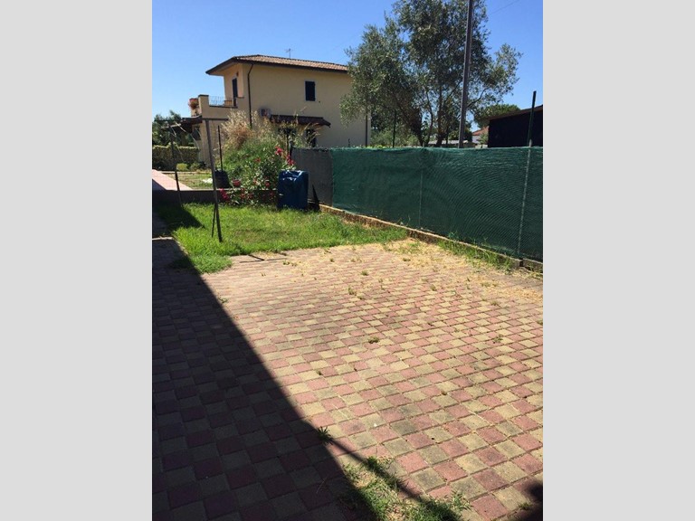 Casa Indipendente in Affitto a Massa, zona Marina di Massa, 3'250€, 70 m², arredato