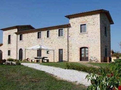 Casale in Vendita a Monsummano Terme, 1'200'000€, 400 m²