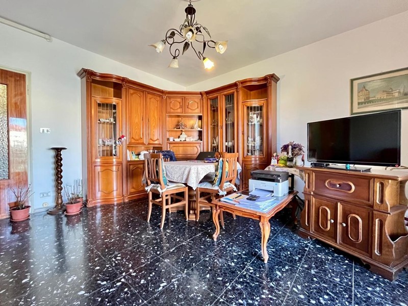 Appartamento in Vendita a Pisa, 255'000€, 120 m², con Box