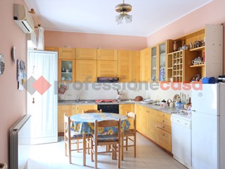 Quadrilocale in Vendita a San Filippo del Mela, 60'000&euro;, 138 m²